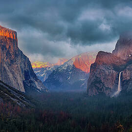 The Yin And Yang Of Yosemite by Michael Zheng